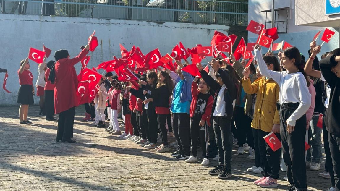 Dereköseler Ortaokulu'nda 29 Ekim Cumhuriyet Bayramı Coşkusu